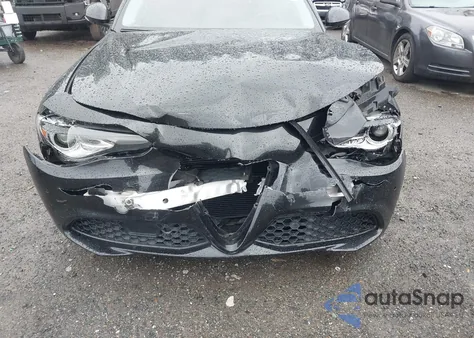 2017 Alfa Romeo Giulia Awd из США, поврежденный, VIN ZARFAEDN5H7537885